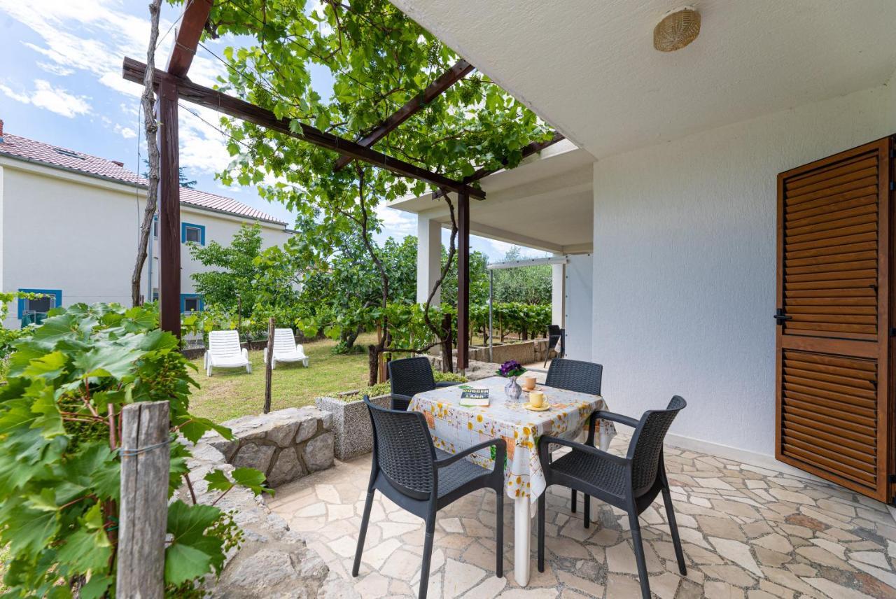 Apartments Vjeko Крк Экстерьер фото