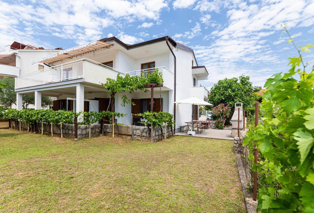 Apartments Vjeko Крк Экстерьер фото